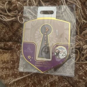 6 Special Edition Disney Keys